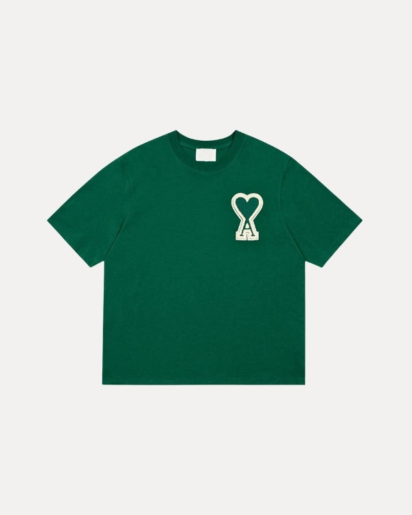 T-SHIRT DÉTAIL SUR LA POITRINE