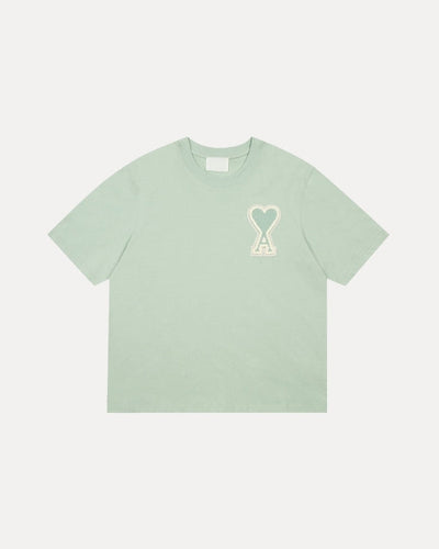 T-SHIRT DÉTAIL SUR LA POITRINE
