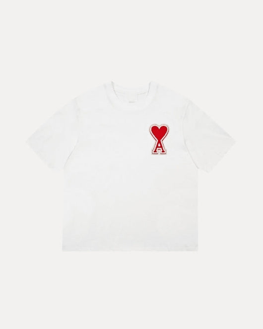 T-SHIRT DÉTAIL SUR LA POITRINE