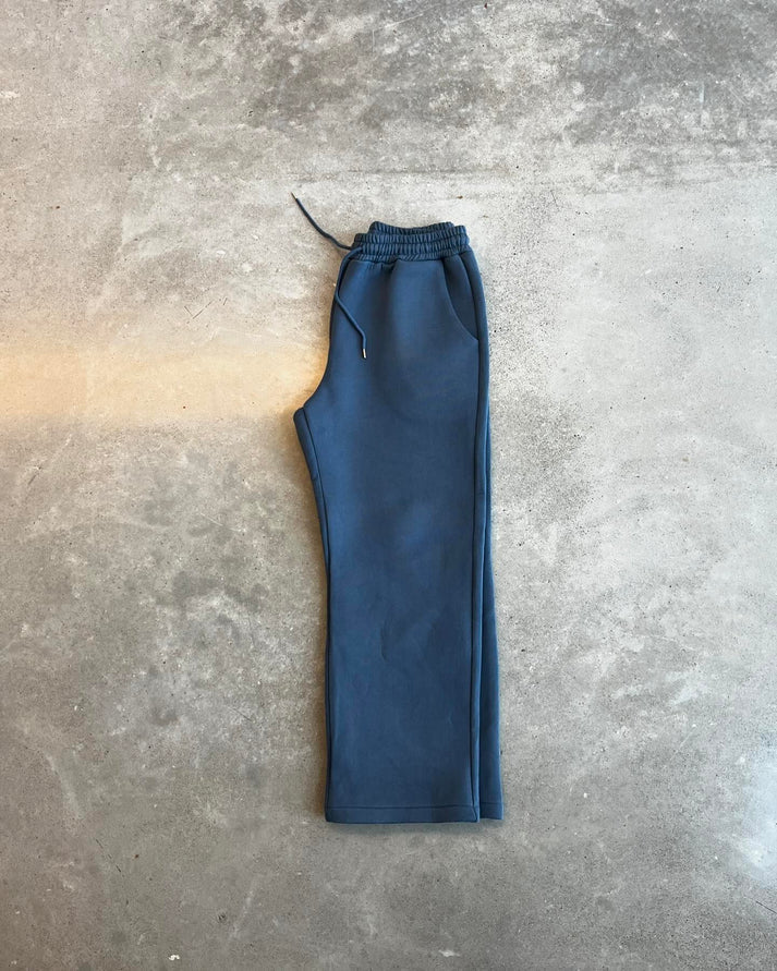 Ensemble minimaliste – sweat à capuche et jogging