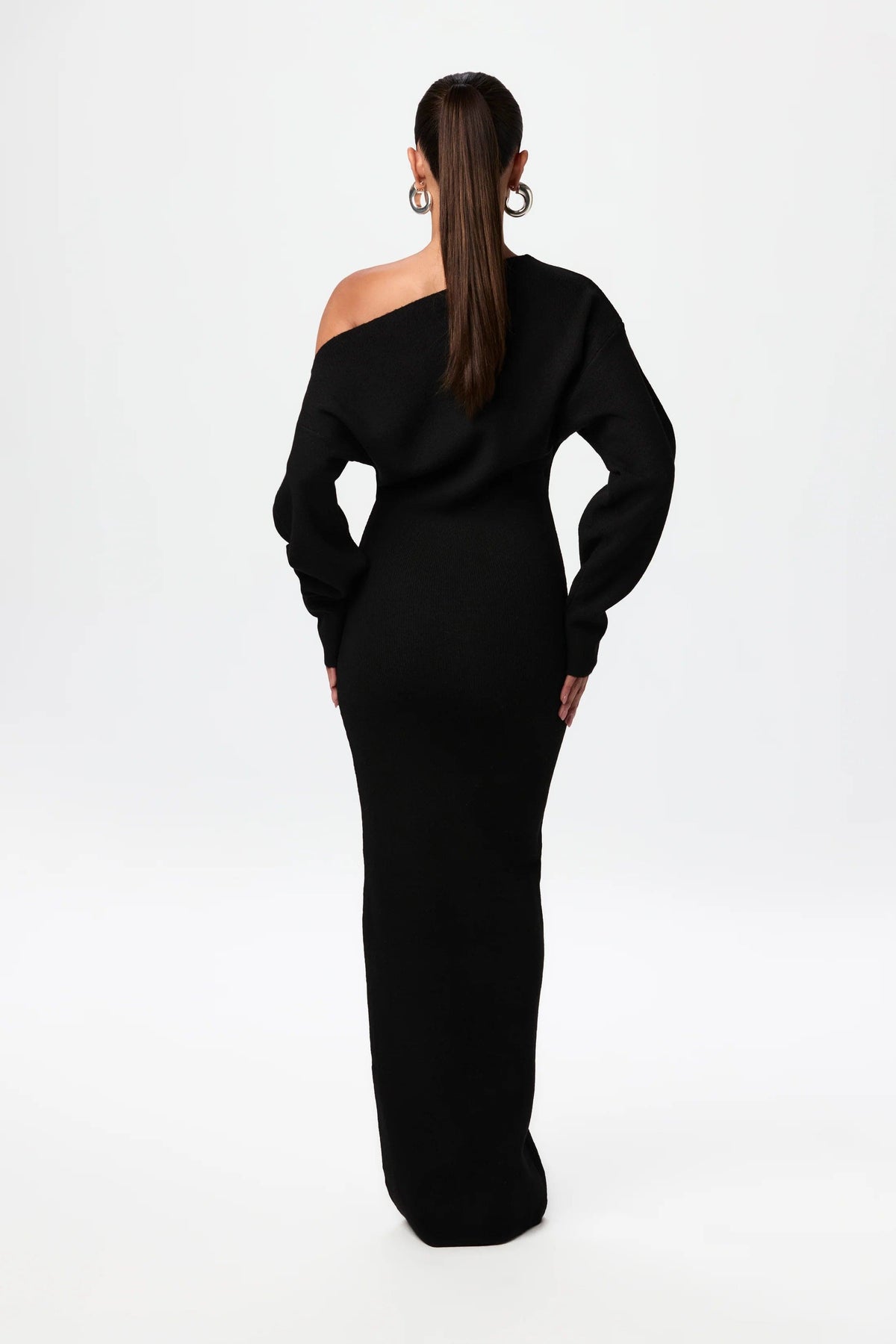 Robe pull à épaules tombantes