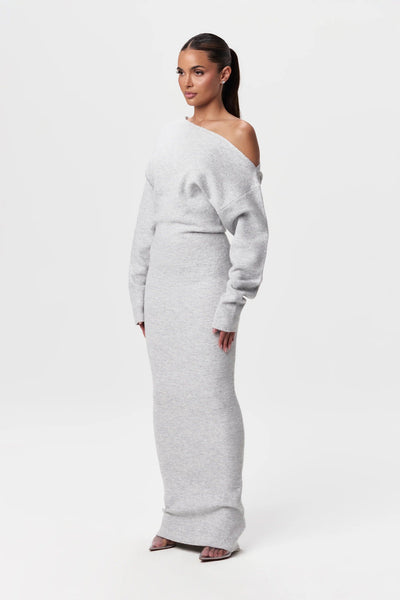 Robe pull à épaules tombantes