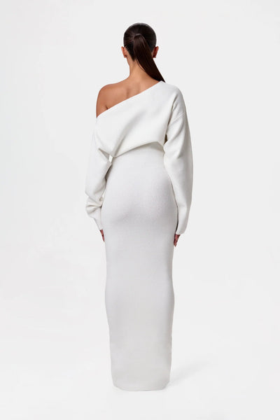 Robe pull à épaules tombantes