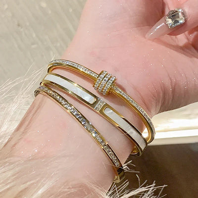 Bracelet classique avec détail en nacre et zircone