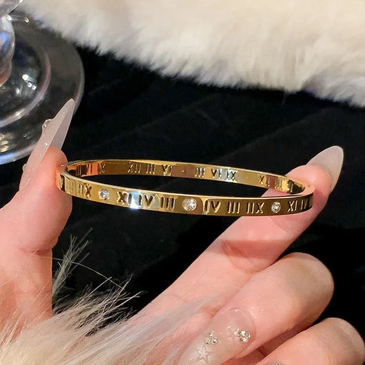 Bracelet classique avec détail en nacre et zircone