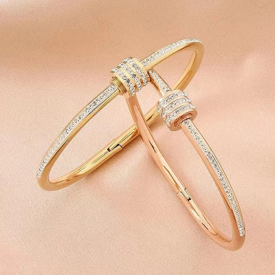 Bracelet classique avec détail en nacre et zircone
