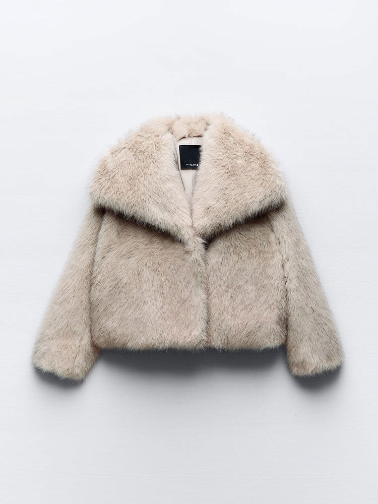Veste courte en fausse fourrure