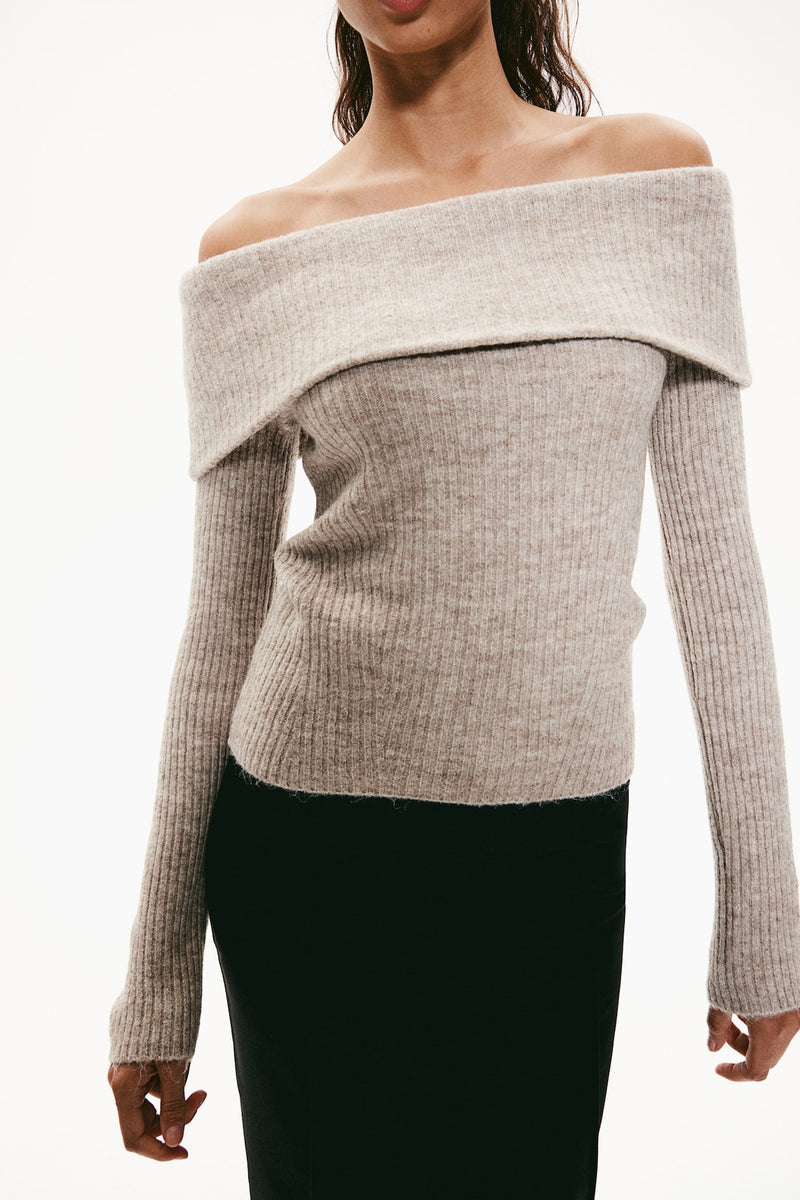 Pull épaules dénudées
