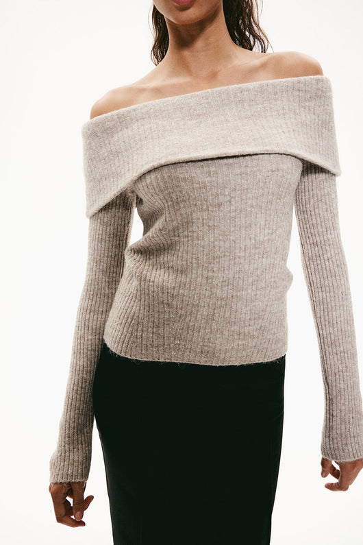 Pull épaules dénudées